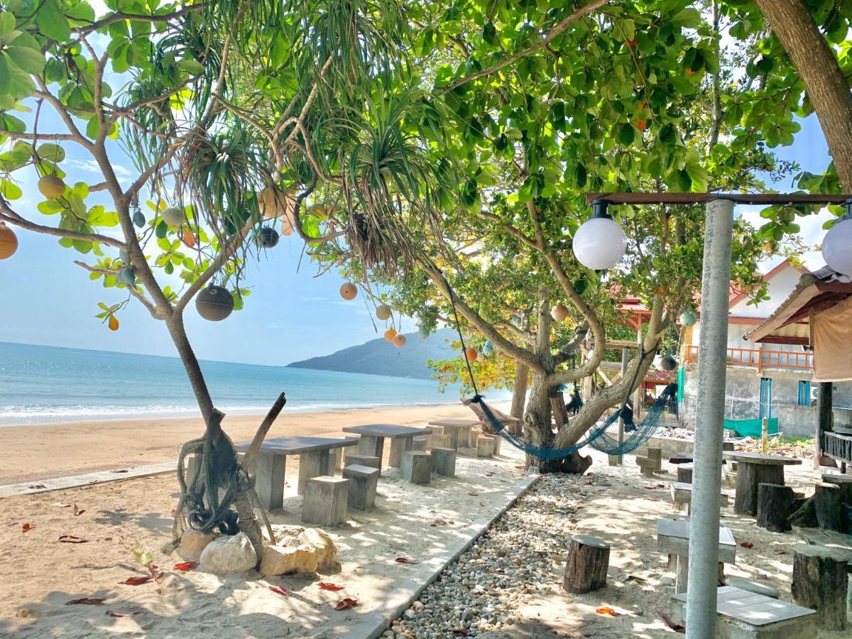 Baanchaylay Resort Khanom Exterior photo